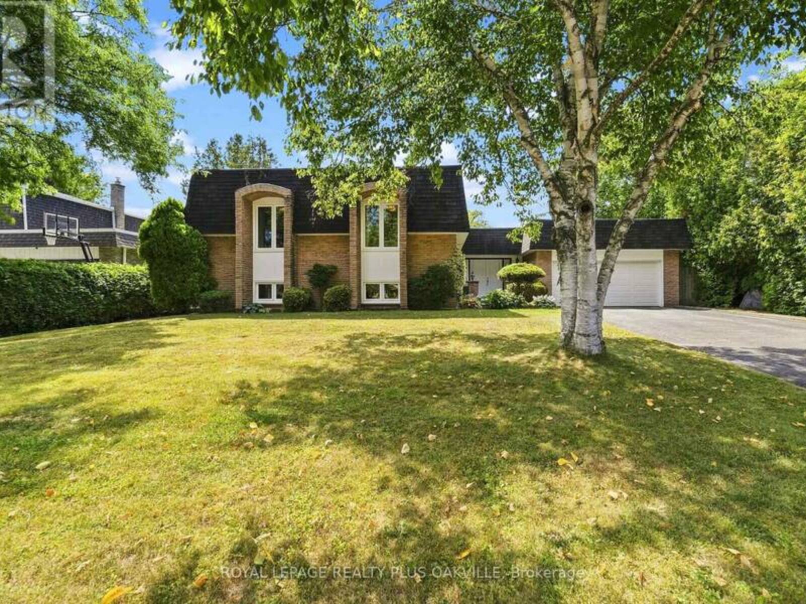 244 WILLOWRIDGE COURT, Oakville, Ontario L6L 5J2