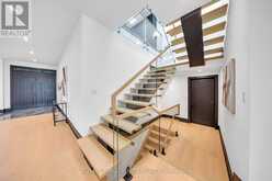 15 DEBLYN DRIVE E | Toronto Ontario | Slide Image Eight