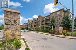 312 - 41 FERNDALE DRIVE S | Barrie Ontario | Slide Image Three