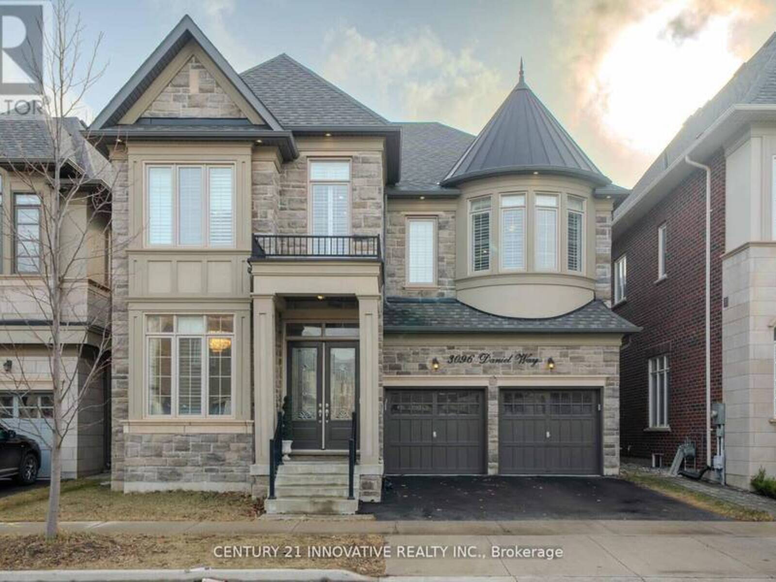 3096 DANIEL WAY, Oakville, Ontario L6H 0V1