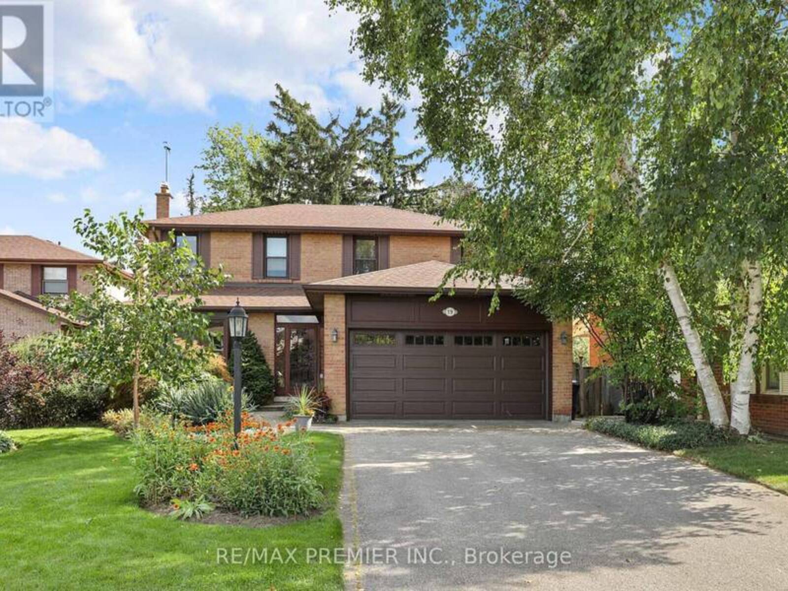 19 TEMAGAMI COURT, Toronto, Ontario M2M 4E6