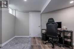 129 CHALMERS DRIVE | Barrie Ontario | Slide Image Thirteen