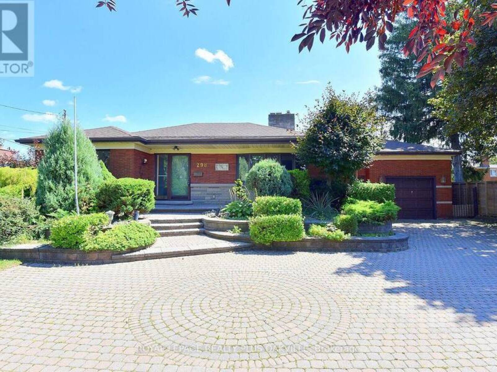 298 POTTRUFF ROAD N, Hamilton, Ontario L8H 2M4