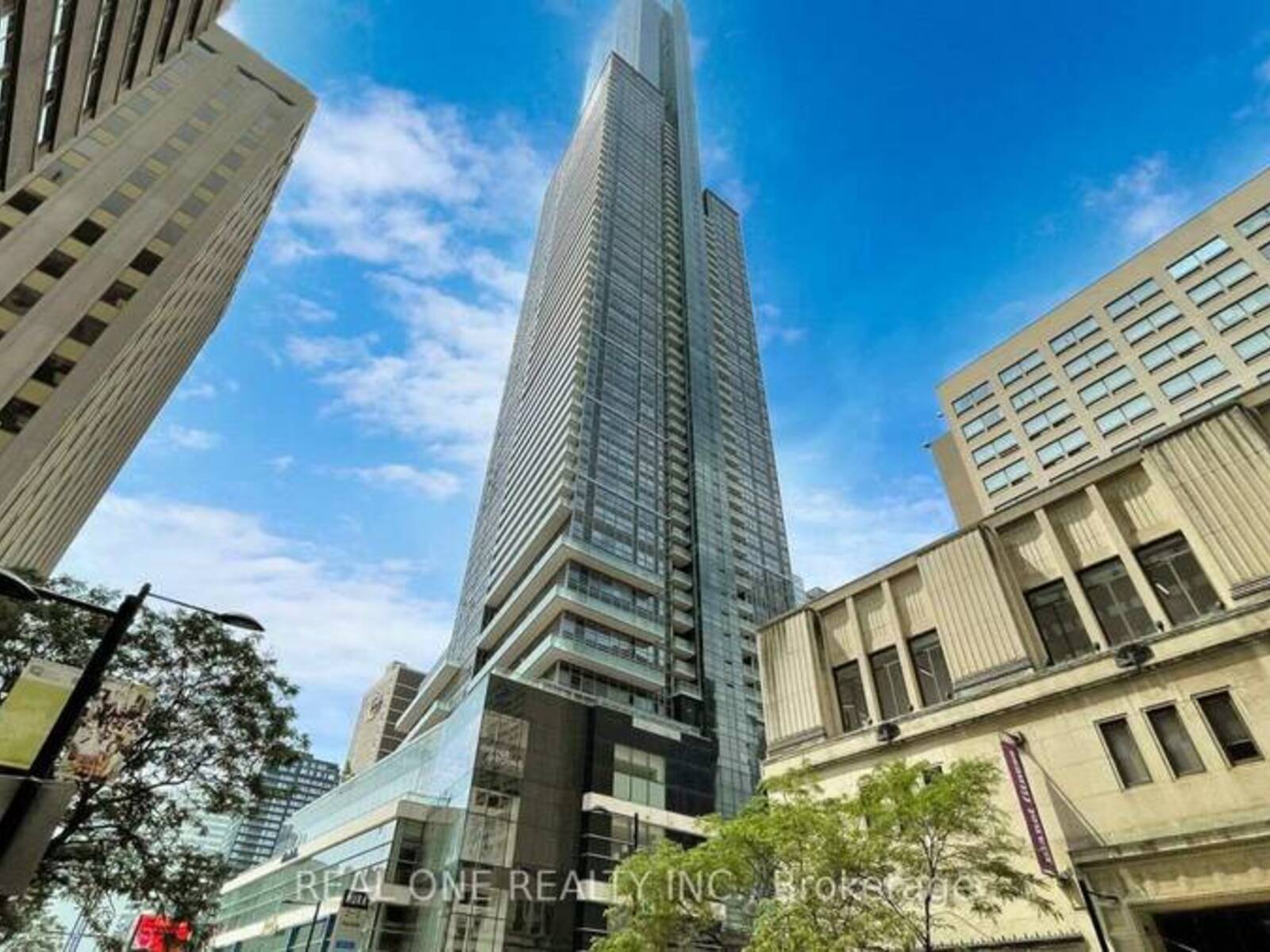 5814 - 386 YONGE STREET, Toronto, Ontario M5B 0A5