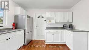 669 LAKE DRIVE S | Georgina Ontario | Slide Image Seventeen