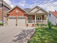 30 ELM GROVE AVENUE Richmond Hill Ontario, L4E 2T1