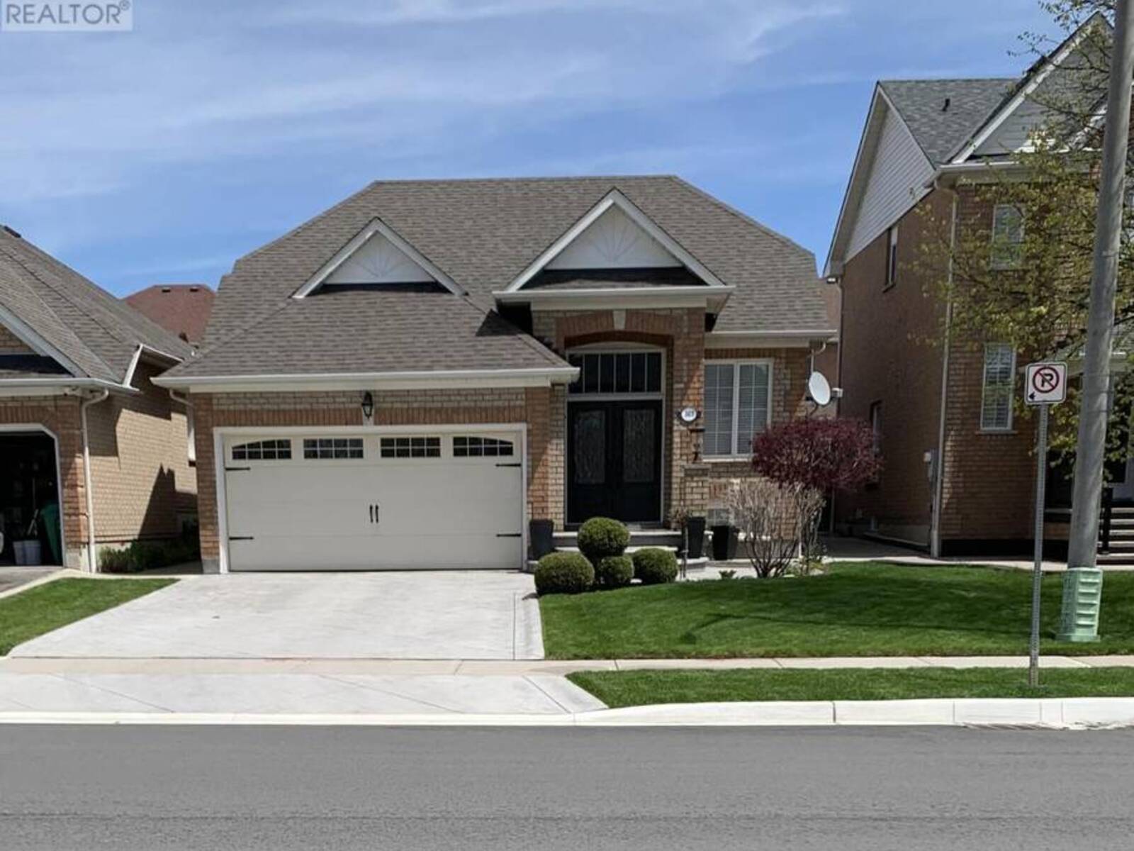 301 VAN KIRK DRIVE, Brampton, Ontario L7A 1M3