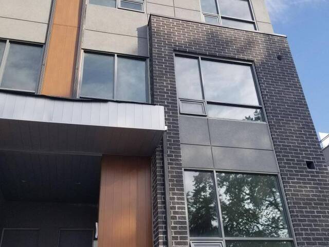 3 - 650 ATWATER AVENUE Mississauga Ontario, L5G 0B6 - 2 Bedrooms Condo For Sale