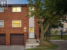 19 - 90 MAGNOLIA DRIVE | Hamilton Ontario | Slide Image One