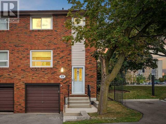 19 - 90 MAGNOLIA DRIVE Hamilton Ontario, L9C 6R9 - 3 Bedrooms Condo For Sale
