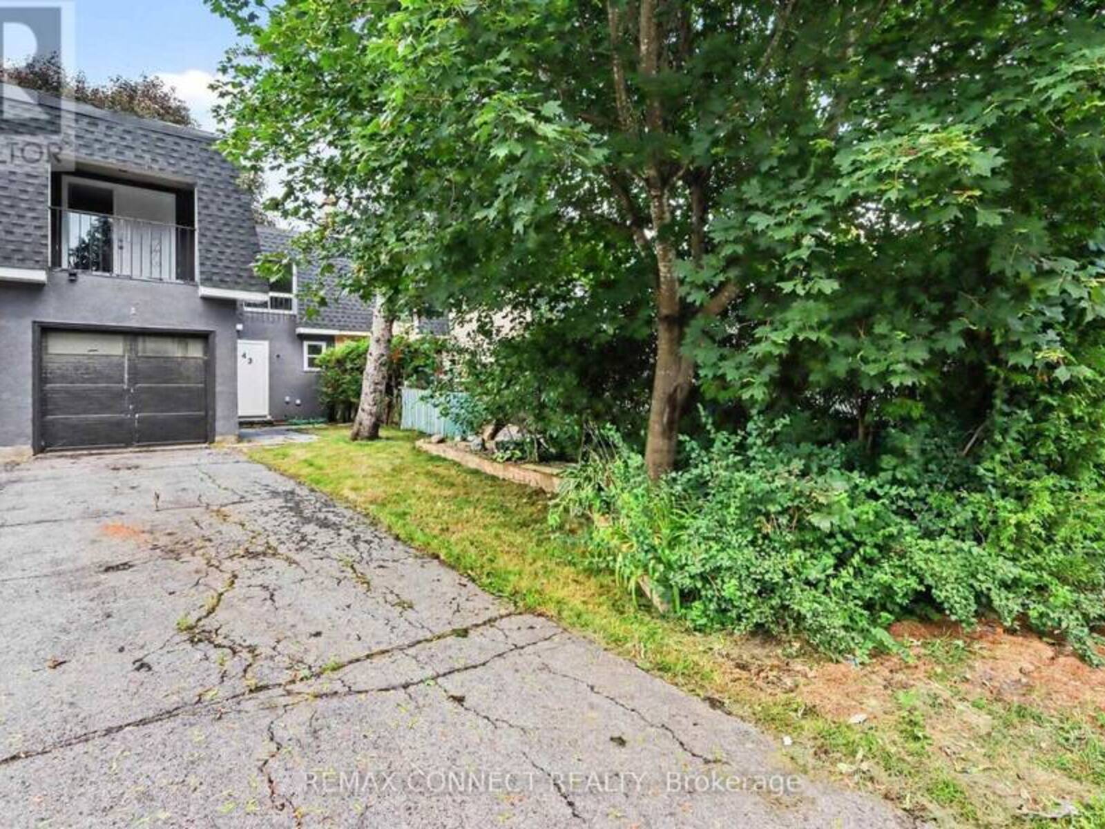 43 TYBALT CRESCENT, Ottawa, Ontario K2H 8J6