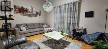8 - 21 ROCKWOOD DRIVE | Toronto Ontario | Slide Image Four