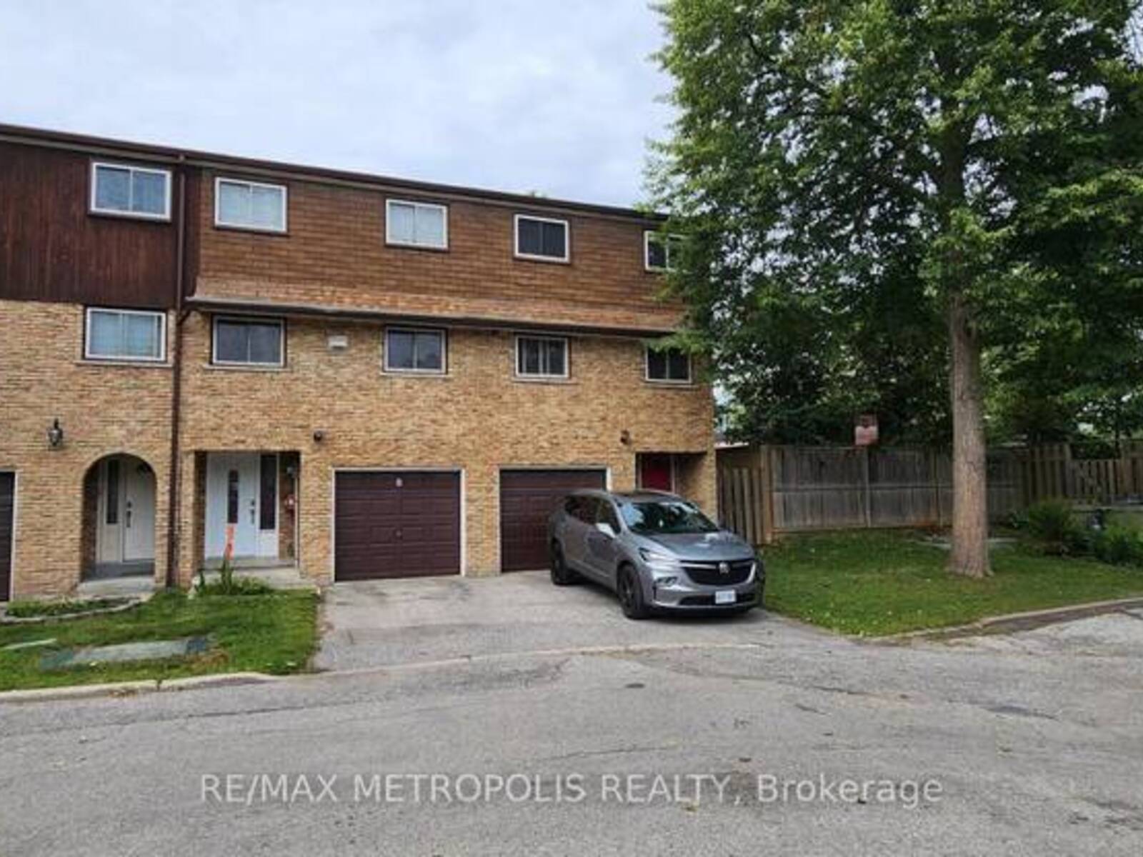 8 - 21 ROCKWOOD DRIVE, Toronto, Ontario M1M 3M9