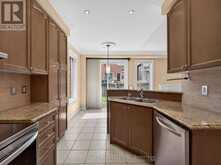 12 STOOKES CRESCENT | Richmond Hill Ontario | Slide Image Seventeen