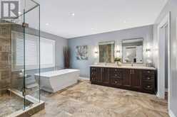 1004 PORTMINSTER COURT | Newmarket Ontario | Slide Image Thirty