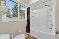 60 WILLOW LANDING ROAD | Midhurst Ontario | Slide Image Fifteen
