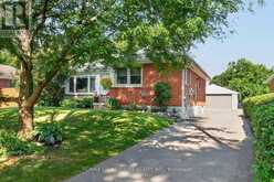 465 SPRINGBANK CRESCENT | Burlington Ontario | Slide Image One