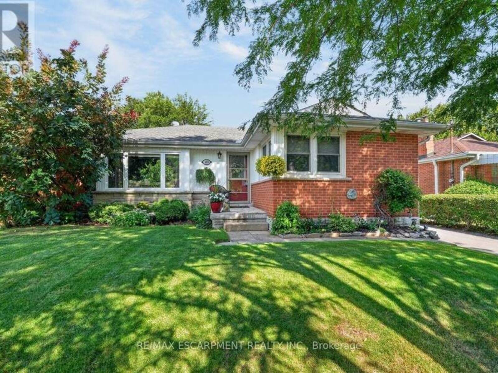 465 SPRINGBANK CRESCENT, Burlington, Ontario L7T 2W8