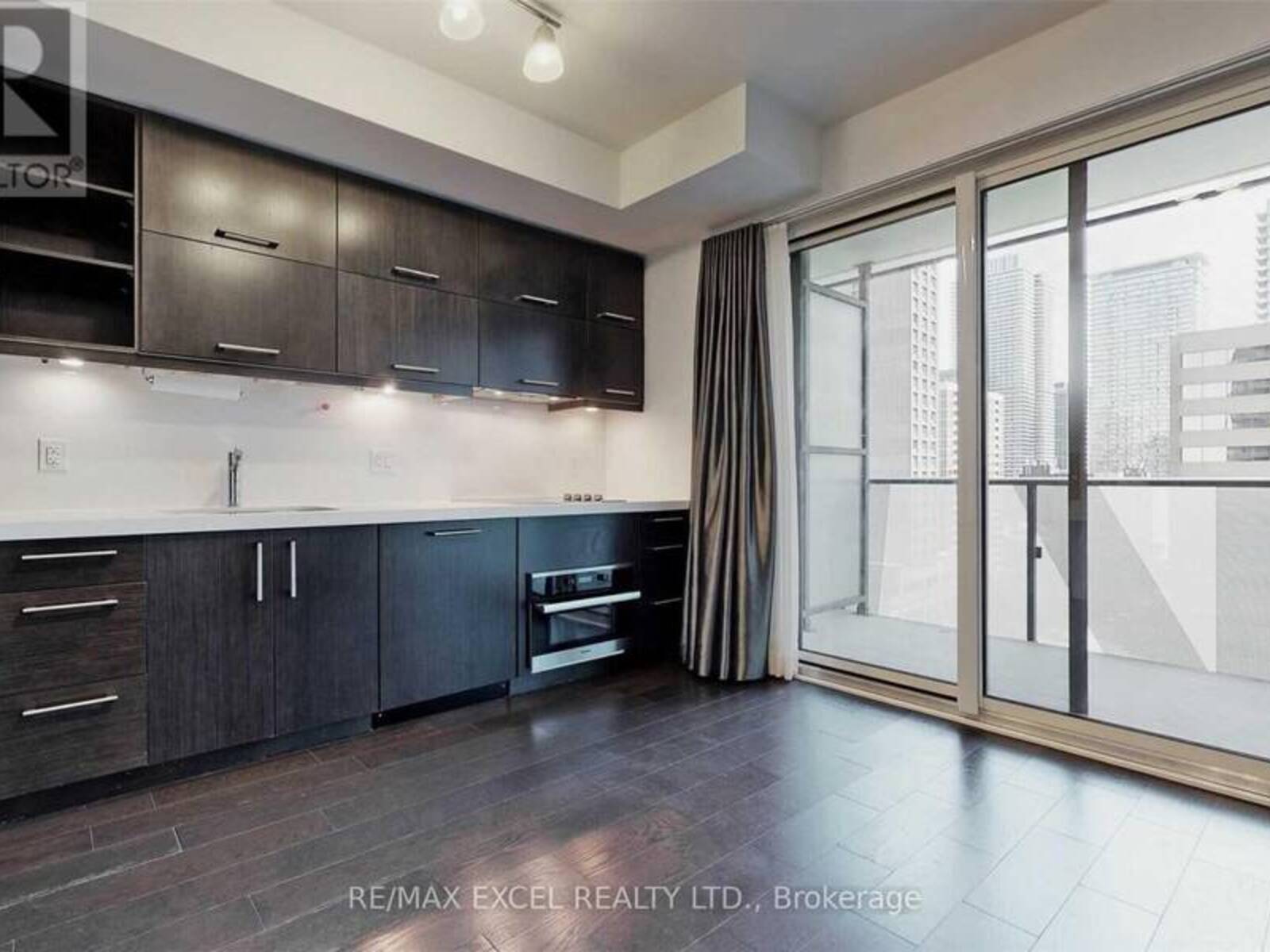 810 - 65 ST MARY STREET, Toronto, Ontario M5S 0A6