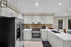 95 GILBANK DRIVE | Aurora Ontario | Slide Image Twelve