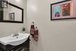 95 GILBANK DRIVE | Aurora Ontario | Slide Image Eighteen