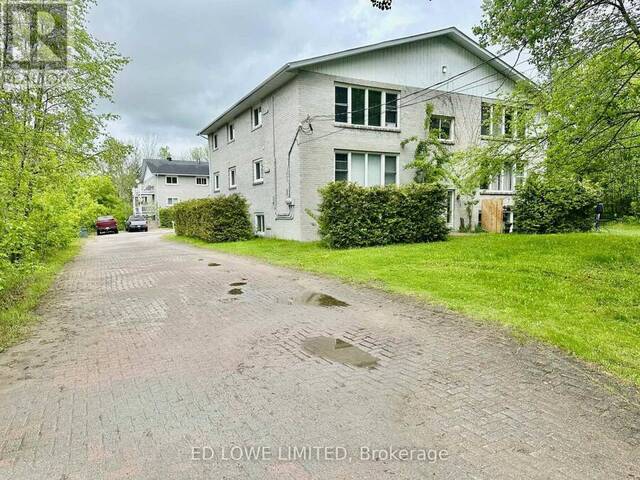 25 KITCHEN ROAD S Huntsville Ontario, P1H 1Z9 - Multi-family Home For Sale