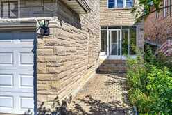 96 TOWNSGATE DRIVE | Vaughan Ontario | Slide Image Three