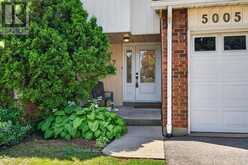 57 - 5005 PINEDALE AVENUE | Burlington Ontario | Slide Image Five