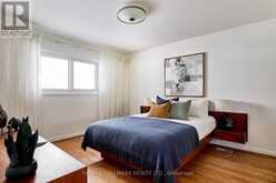 5 MERE COURT | Toronto Ontario | Slide Image Eight