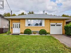 5 MERE COURT Toronto Ontario, M4A 2J6