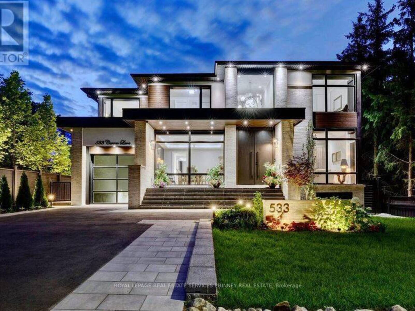 533 CARSON LANE, Oakville, Ontario L6J 6M3