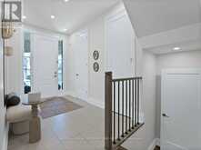 6 BYBLOS COURT | East Gwillimbury Ontario | Slide Image Three