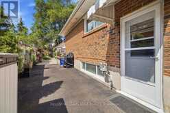 2407 BARCLAY ROAD | Burlington Ontario | Slide Image Thirty-six