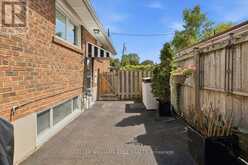 2407 BARCLAY ROAD | Burlington Ontario | Slide Image Thirty-seven
