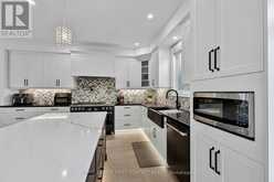 36 REGALIA WAY | Barrie Ontario | Slide Image Thirteen