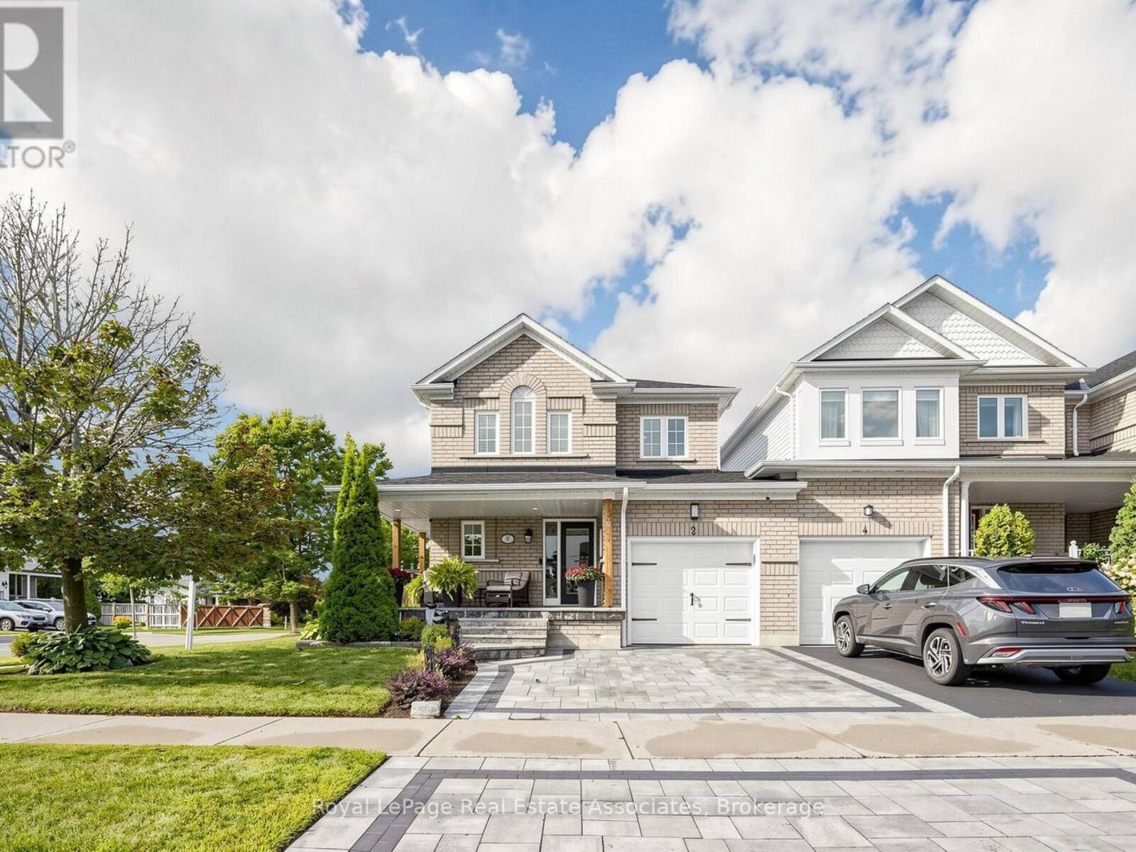 2 PRIMEAU AVENUE, Whitby, Ontario L1M 2B7