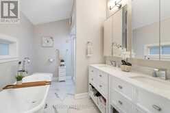 60 NOBLEVIEW DRIVE | Nobleton Ontario | Slide Image Fourteen