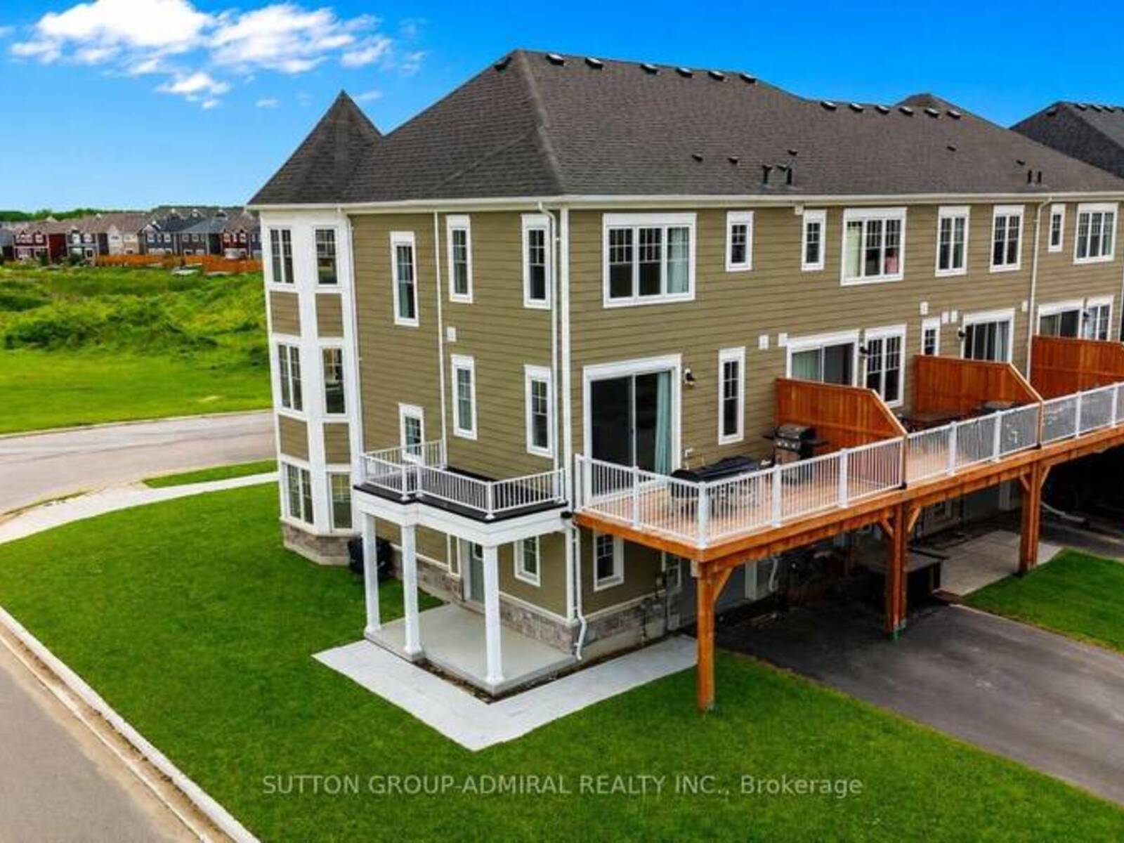 83 SHELBURNE AVENUE, Wasaga Beach, Ontario L9Z 0L2