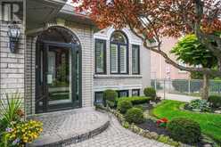 22 ROMAC DRIVE | Toronto Ontario | Slide Image Five