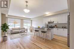 1420 OAKMONT COMMON | Burlington Ontario | Slide Image Three