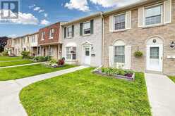 96 - 580 EYER DRIVE | Pickering Ontario | Slide Image Four