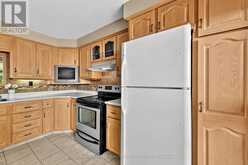 80 FAIRWAY DRIVE | Aurora Ontario | Slide Image Eleven