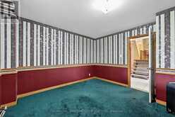 80 FAIRWAY DRIVE | Aurora Ontario | Slide Image Eighteen