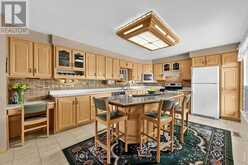 80 FAIRWAY DRIVE | Aurora Ontario | Slide Image Eight