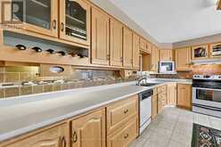 80 FAIRWAY DRIVE | Aurora Ontario | Slide Image Nine