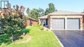 79 WHITE ELM ROAD | Barrie Ontario | Slide Image One