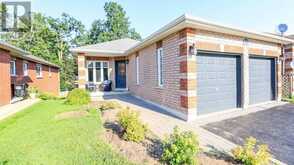 79 WHITE ELM ROAD | Barrie Ontario | Slide Image Two
