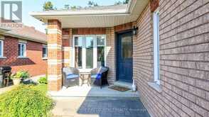 79 WHITE ELM ROAD | Barrie Ontario | Slide Image Three