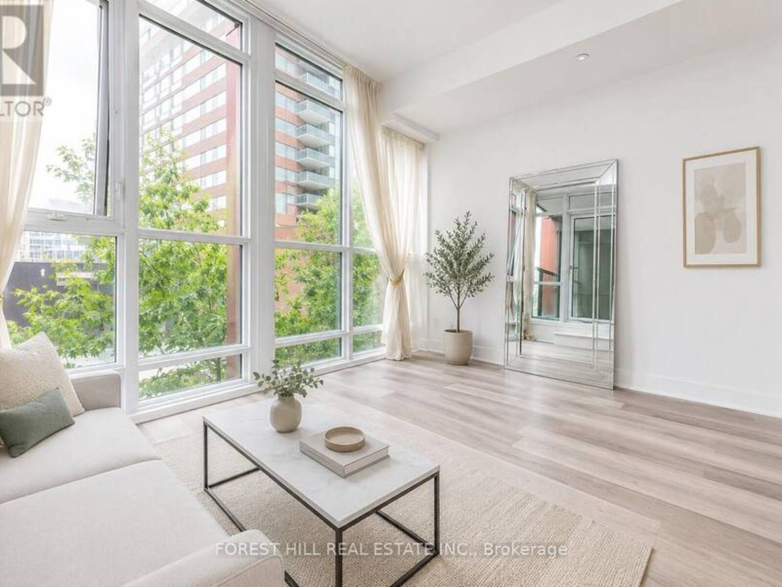 306 - 32 DAVENPORT ROAD, Toronto, Ontario M5R 0B5