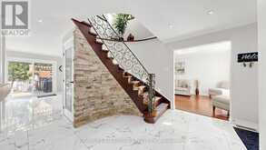 88 KEMANO ROAD | Aurora Ontario | Slide Image Eighteen